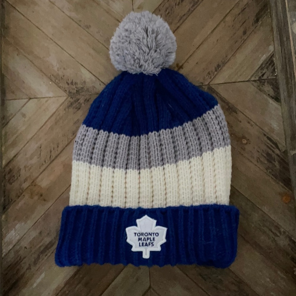 Toronto maple leafs beanie
